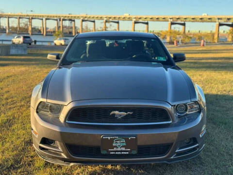 2014 Ford Mustang V6