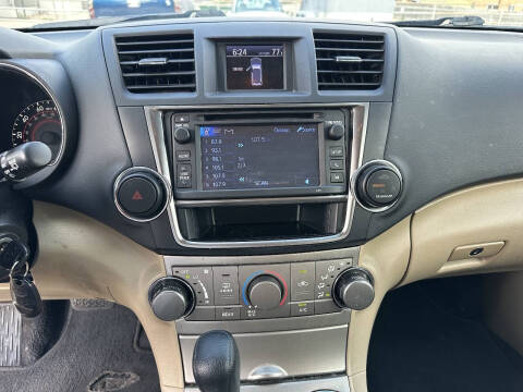 2013 Toyota Highlander SE