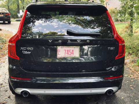 2018 Volvo XC90 T5 Momentum 7-Passenger