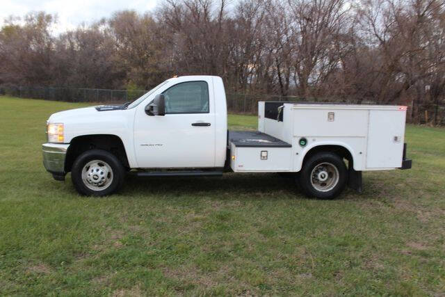 2013 Chevrolet Silverado 3500 Chassis Cab Work Truck photo 3