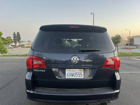 2009 Volkswagen Routan SE