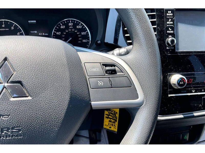 2020 Mitsubishi Outlander ES