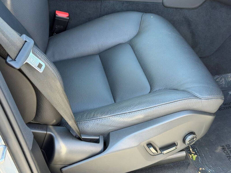 2025 Volvo XC90 T8 Plus Bright Theme 7P