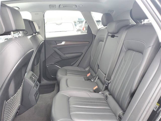 2023 Audi Q5 quattro Premium 40 TFSI