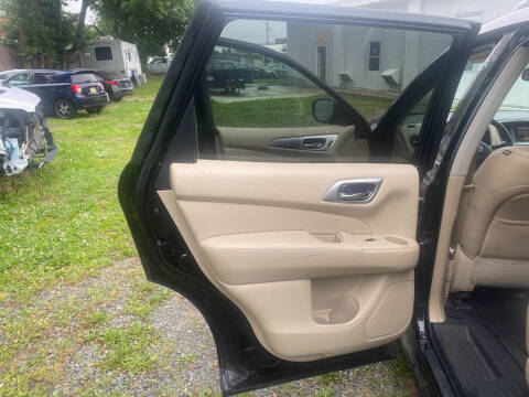 2018 Nissan Pathfinder SV