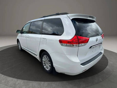 2012 Toyota Sienna