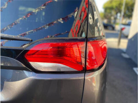 2017 Chrysler Pacifica Touring-L Plus