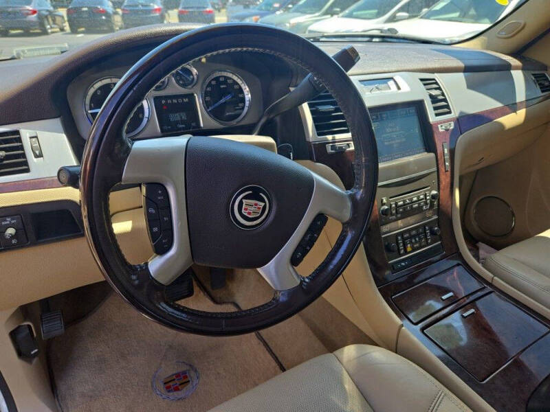 2012 Cadillac Escalade Luxury