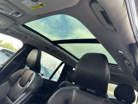 2019 Volvo XC90 T6 Momentum