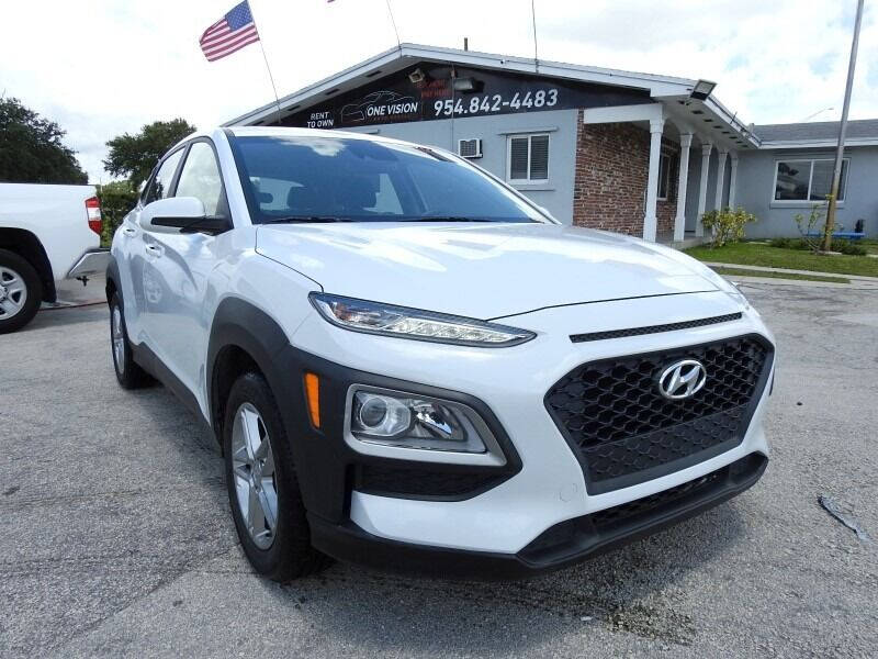 2021 HYUNDAI Kona SUV / Crossover - $17,900