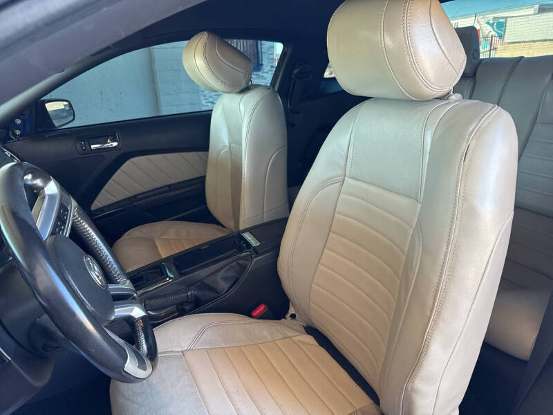 2014 Ford Mustang V6