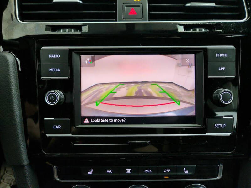 2019 Volkswagen Golf GTI SE