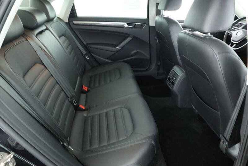 2018 Volkswagen Passat V6 SEL Premium