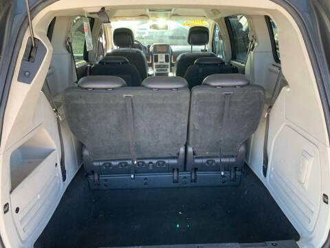 2010 Chrysler Town and Country Touring Plus