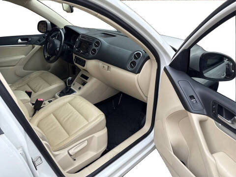 2012 Volkswagen Tiguan LE