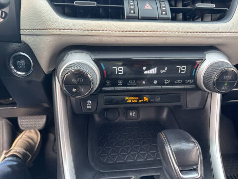 2019 Toyota RAV4 XLE Premium