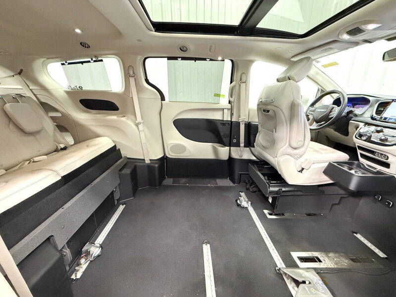 2021 Chrysler Pacifica Touring L