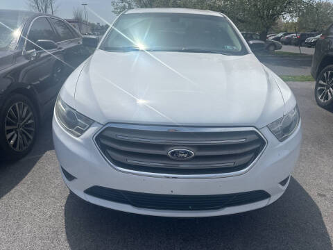 2013 Ford Taurus SE