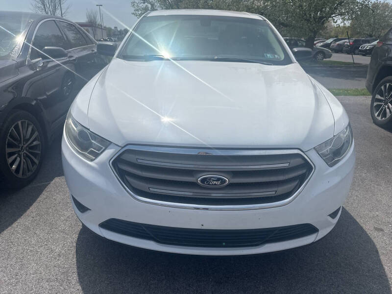 2013 Ford Taurus SE