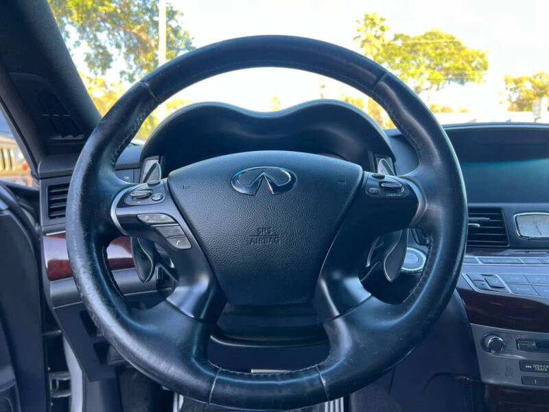 2014 Infiniti Q70 3.7