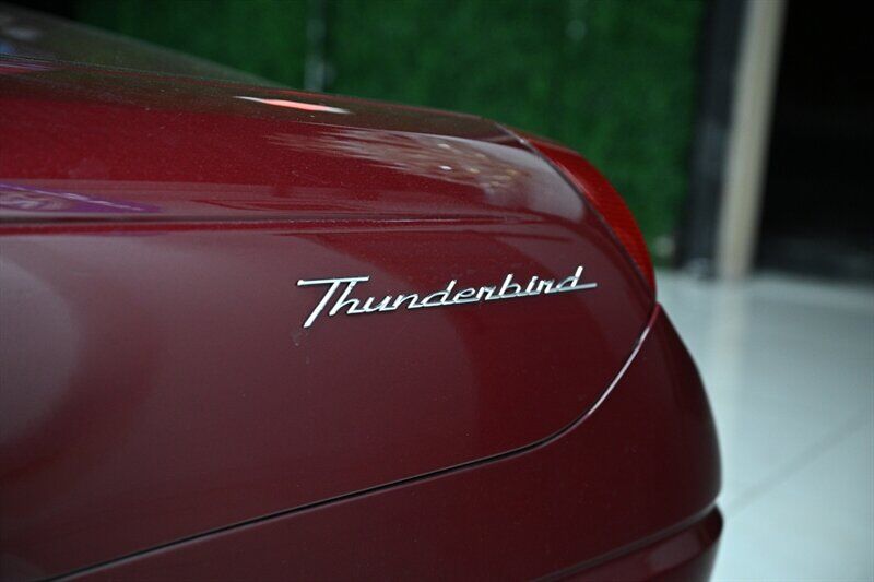 2004 Ford Thunderbird 14