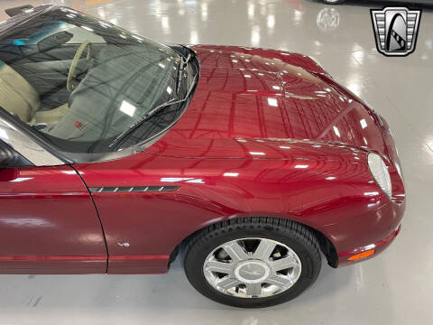 2004 Ford Thunderbird Deluxe