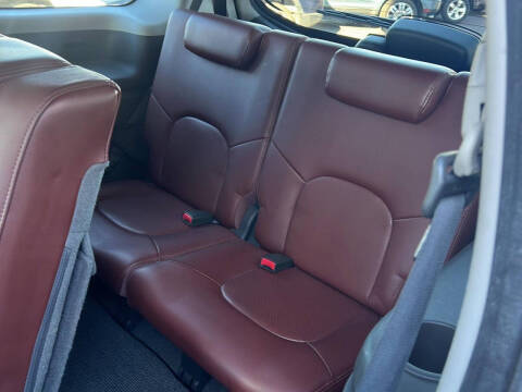 2008 Nissan Pathfinder LE