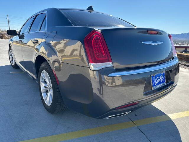 2022 Chrysler 300 Touring
