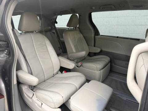 2014 Toyota Sienna