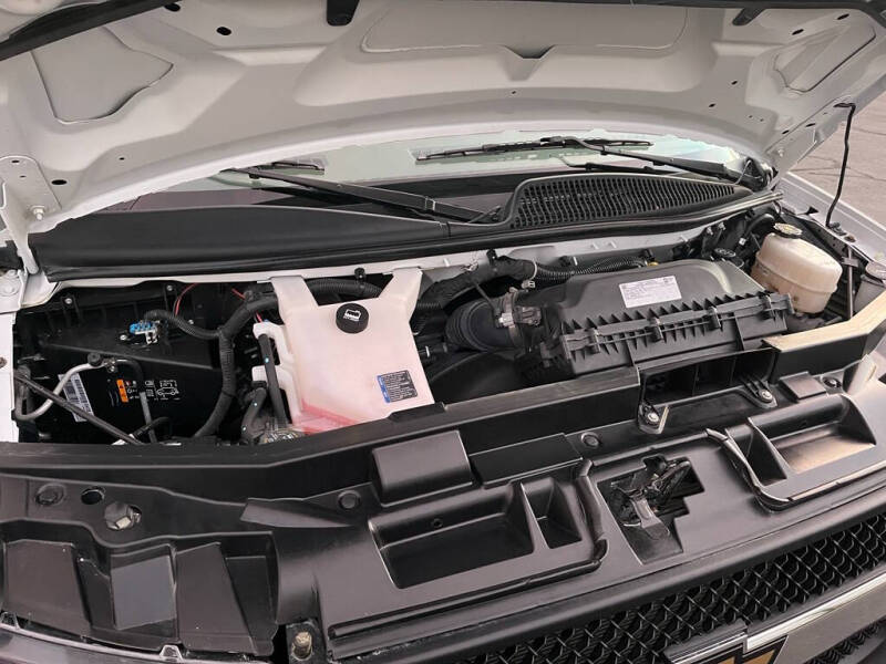 2024 Chevrolet Express 2500