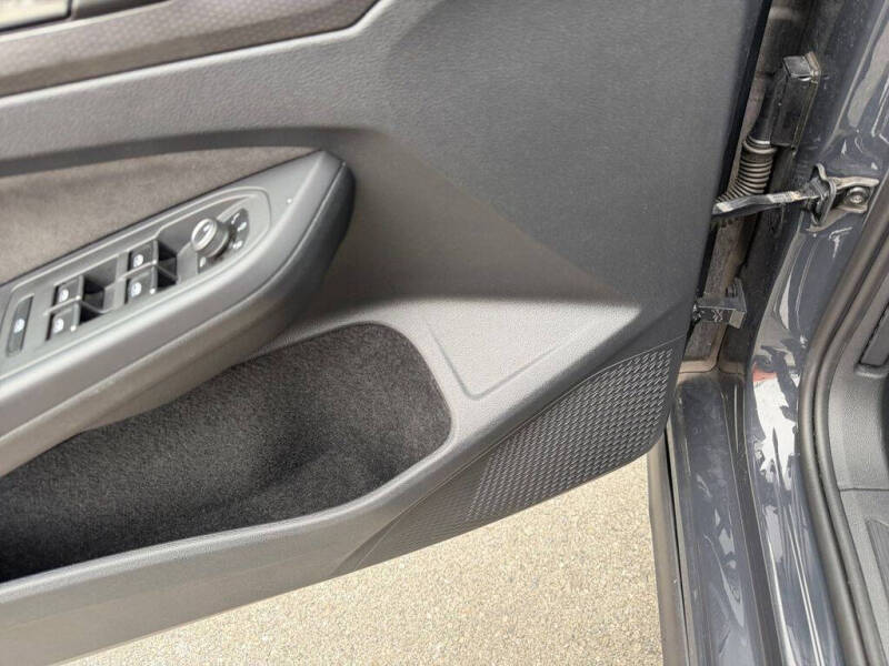 2023 Volkswagen Golf GTI 40th Anniversary Edition