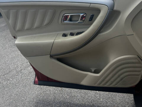 2015 Ford Taurus SEL