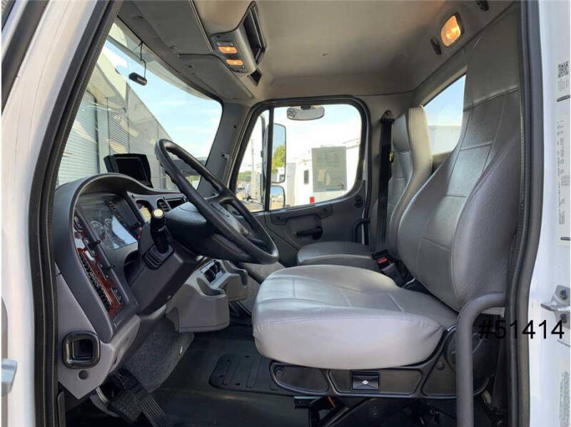 2018 Freightliner M2 106