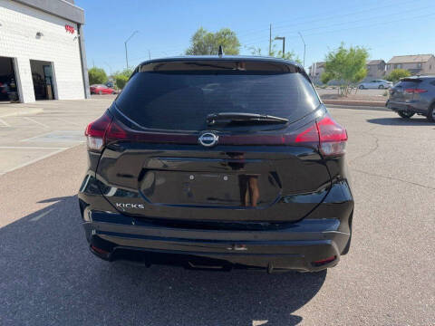 2022 Nissan Kicks S