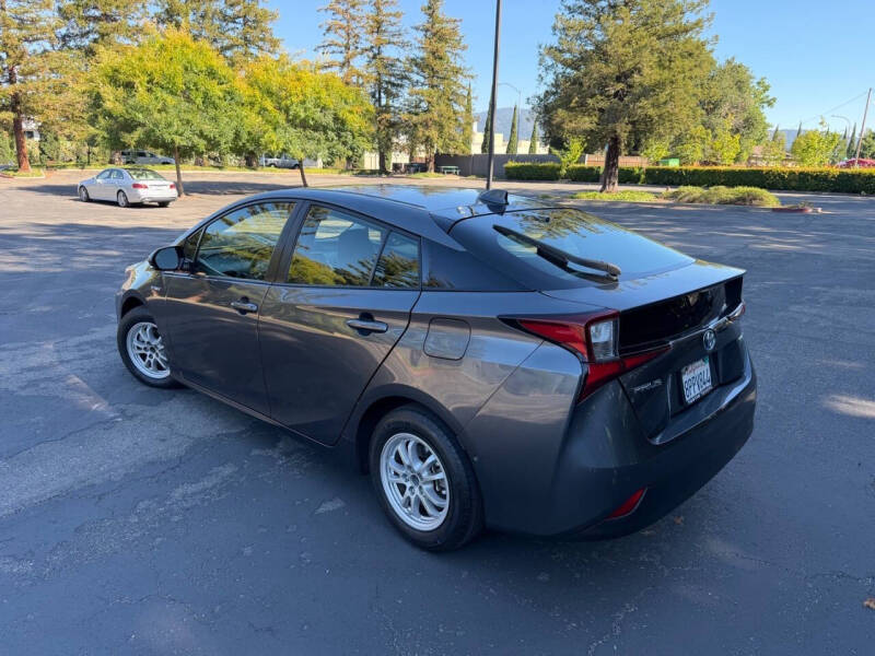 2020 Toyota Prius LE