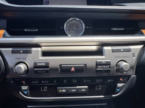 2014 Lexus ES 300h