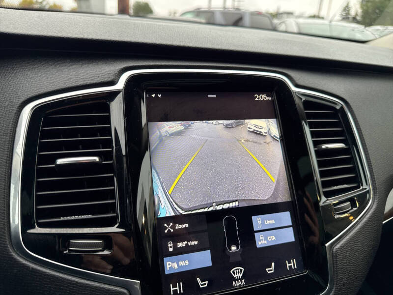 2016 Volvo XC90 T6 Momentum