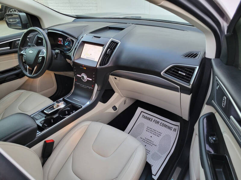 2020 Ford Edge Titanium