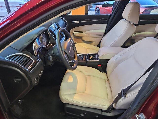 2016 Chrysler 300 Limited