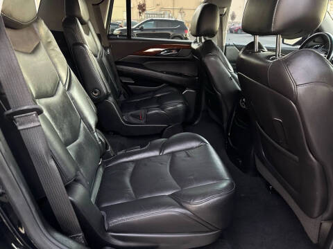 2018 Cadillac Escalade Luxury