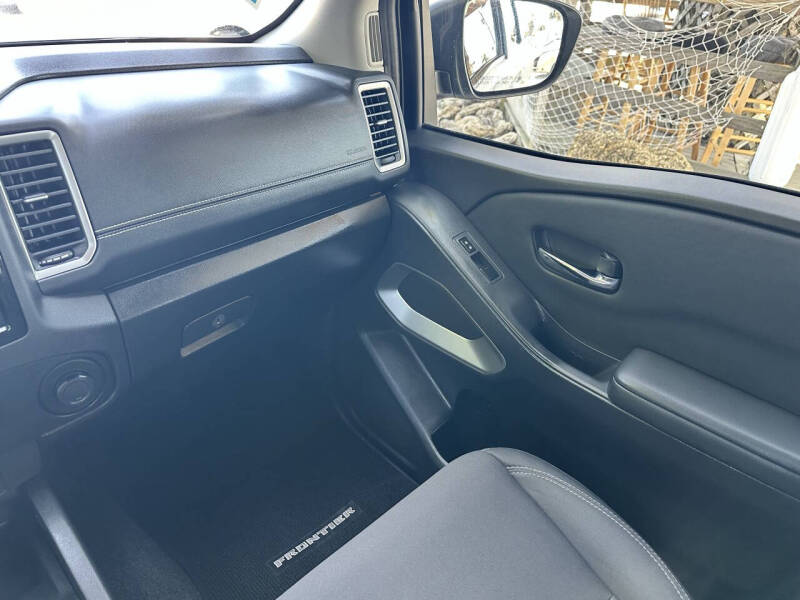 2022 Nissan Frontier SV