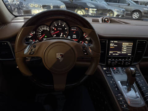 2012 Porsche Panamera 4