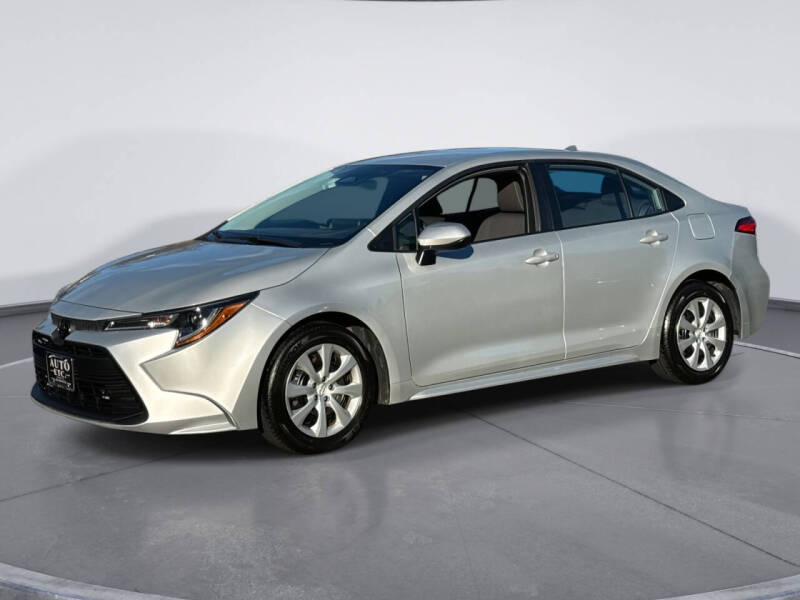 2024 Toyota Corolla LE's photo