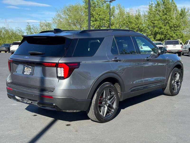 2025 Ford Explorer ST-Line