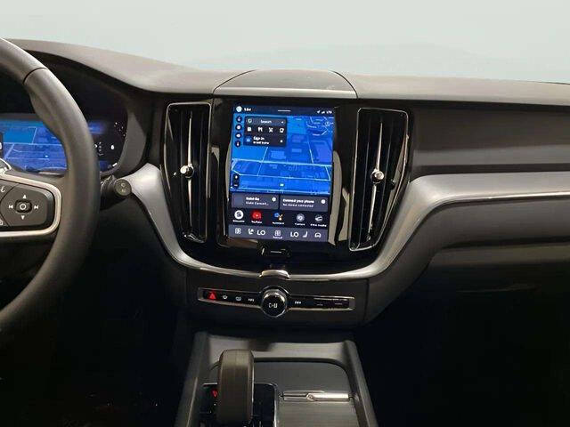 2025 Volvo XC60 B5 Core Dark Theme