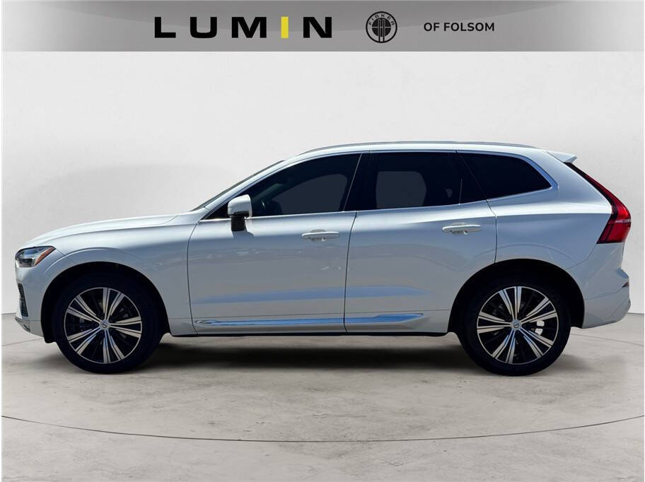 2022-volvo-xc60-b5-inscription-4dr-suv.jpg