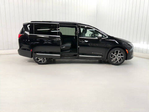 2027 Chrysler Pacifica Pinnacle