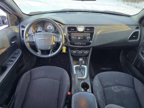 2013 Chrysler 200 LX