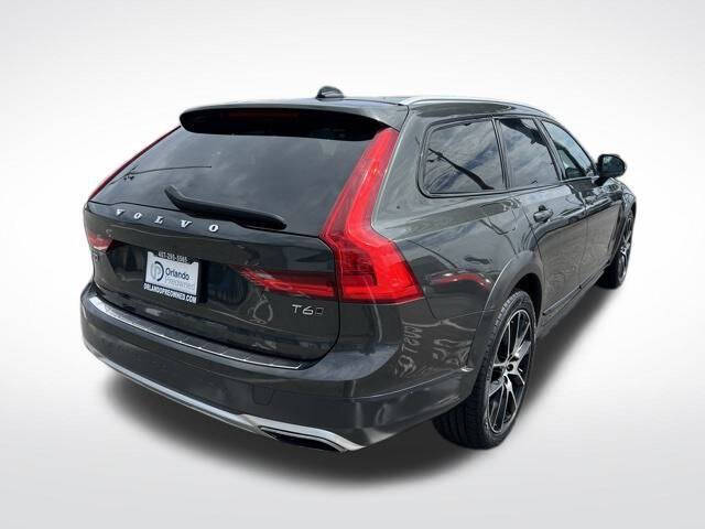 2020 Volvo V90 Cross Country T6