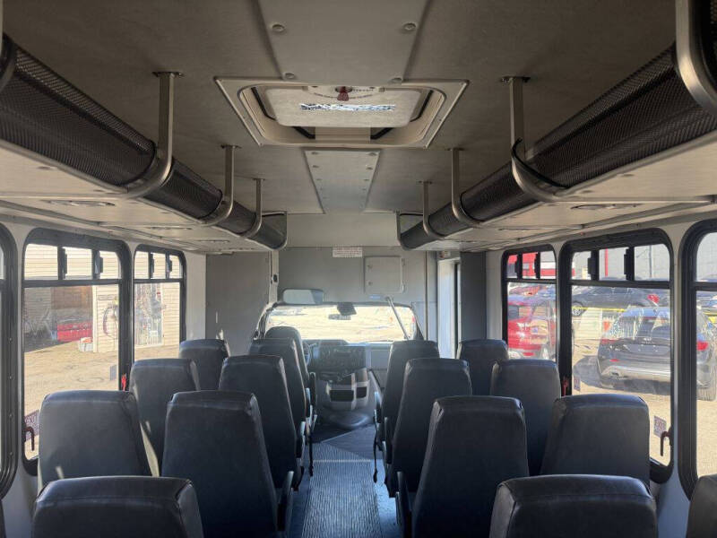 2014 Ford E-Series E-450 SD